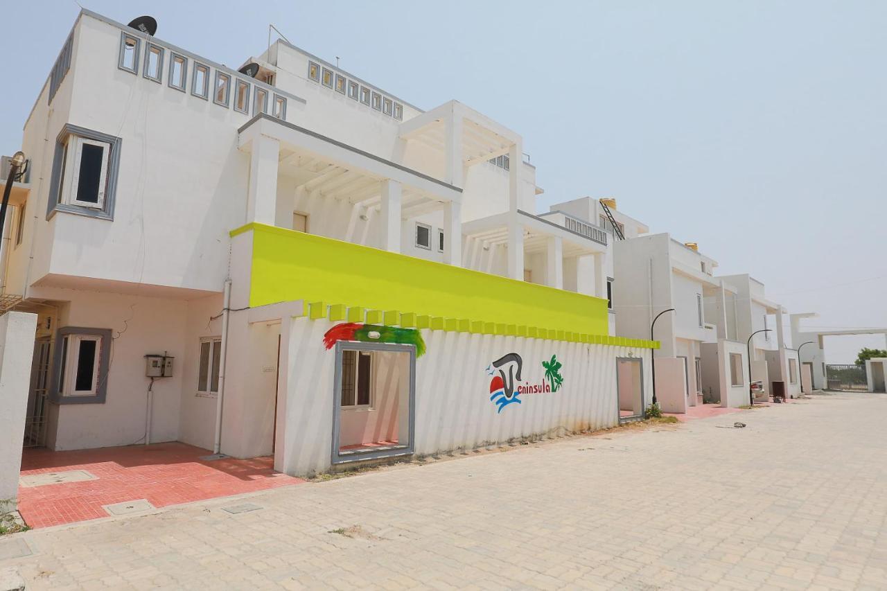 Vaccinated Staff- Oyo 38695 Peninsula Holiday Resorts Chennai Exterior photo