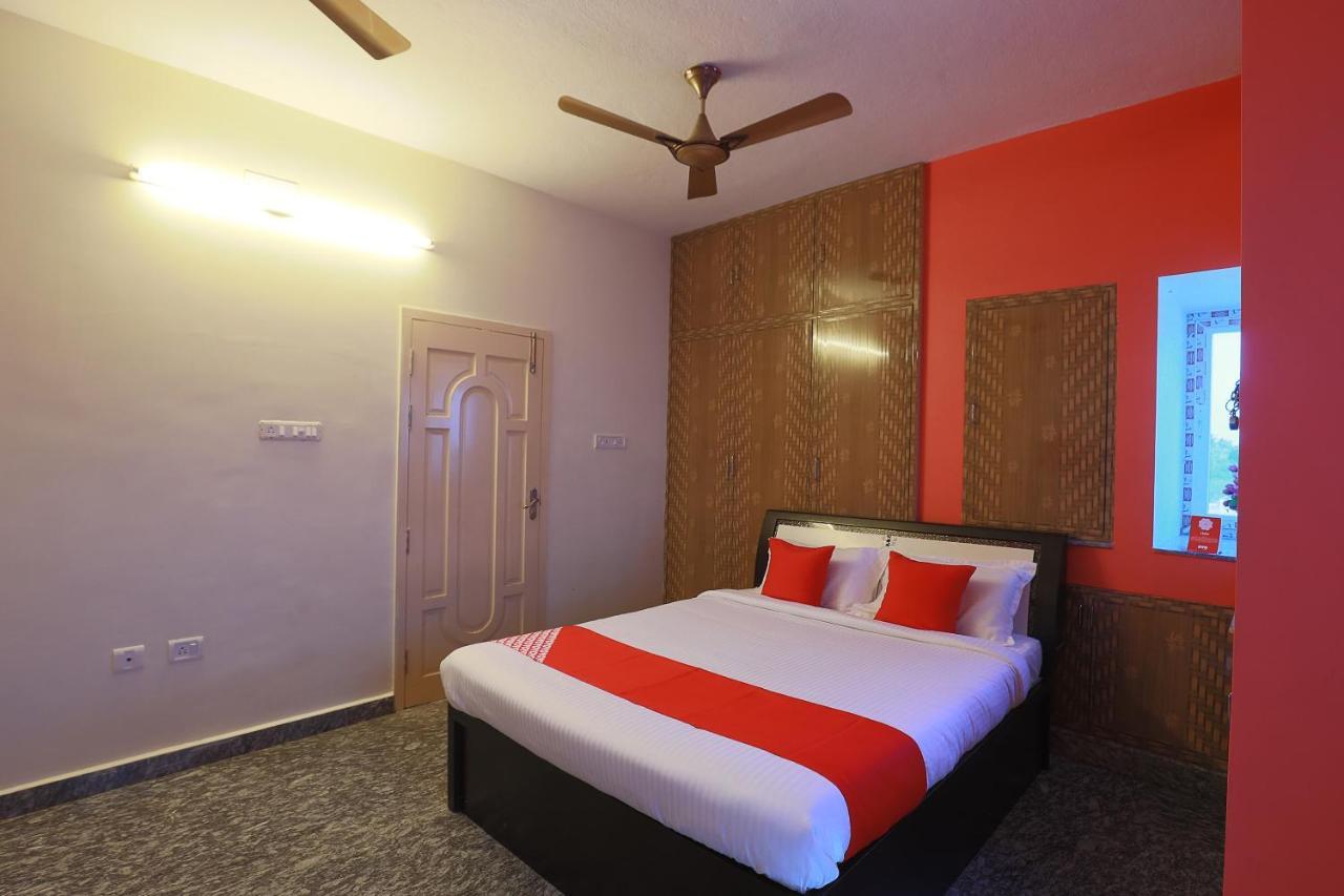 Vaccinated Staff- Oyo 38695 Peninsula Holiday Resorts Chennai Exterior photo