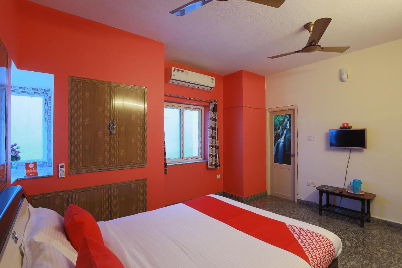 Vaccinated Staff- Oyo 38695 Peninsula Holiday Resorts Chennai Exterior photo